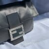 baguette FENDI