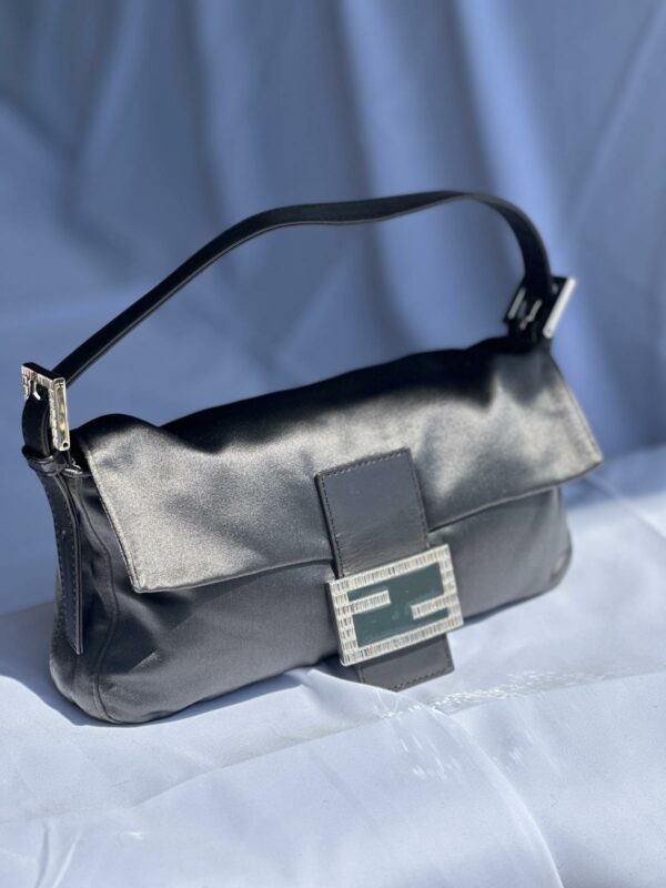 baguette FENDI