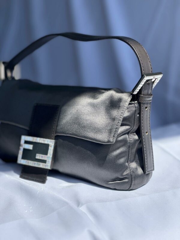baguette FENDI