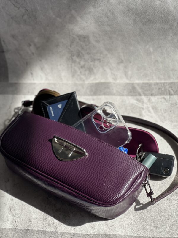 Louis Vuitton Purple Epi Montaigne Pochette (2008)
