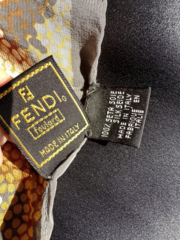 Vintage Carrè Fendi 100% Seta
