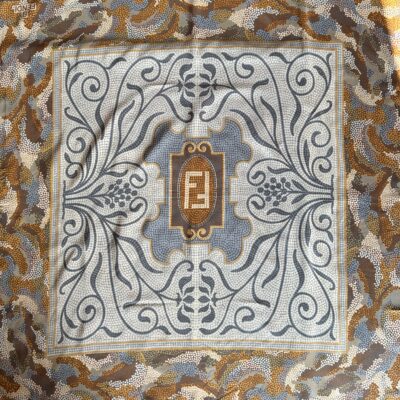 Vintage Carrè Fendi 100% Seta
