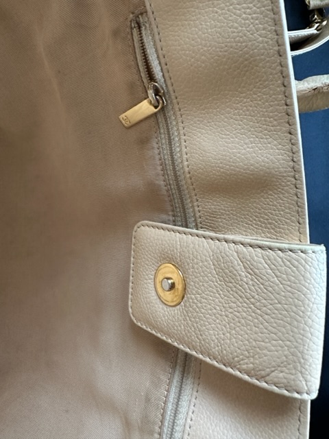 Chanel Caviar Executive Bag (2010/2011) loop
