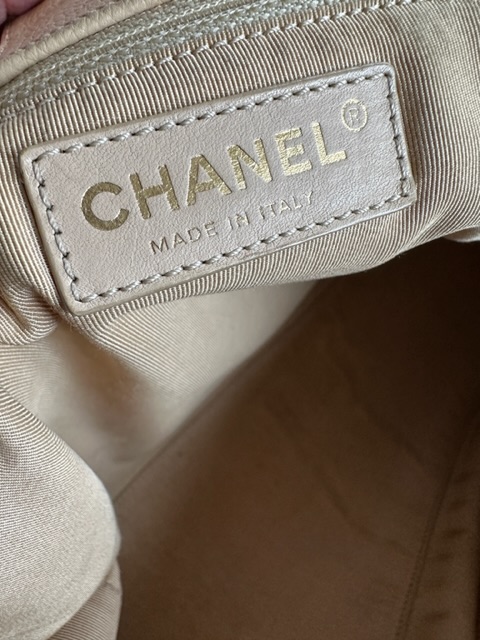 Chanel Caviar Executive Bag (2010/2011) loop