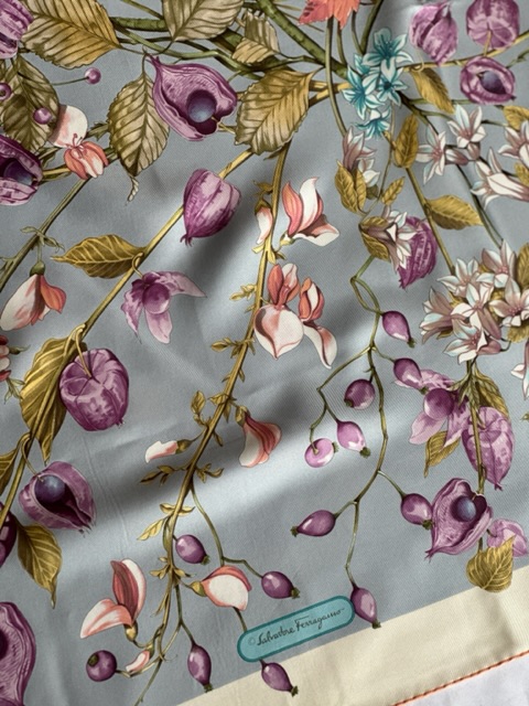 Vintage Salvatore Ferragamo Foulard (Anni ‘80)