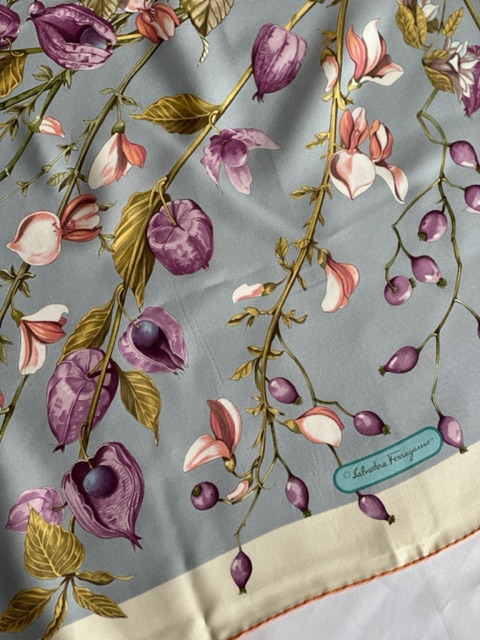 Vintage Salvatore Ferragamo Foulard (Anni ‘80)