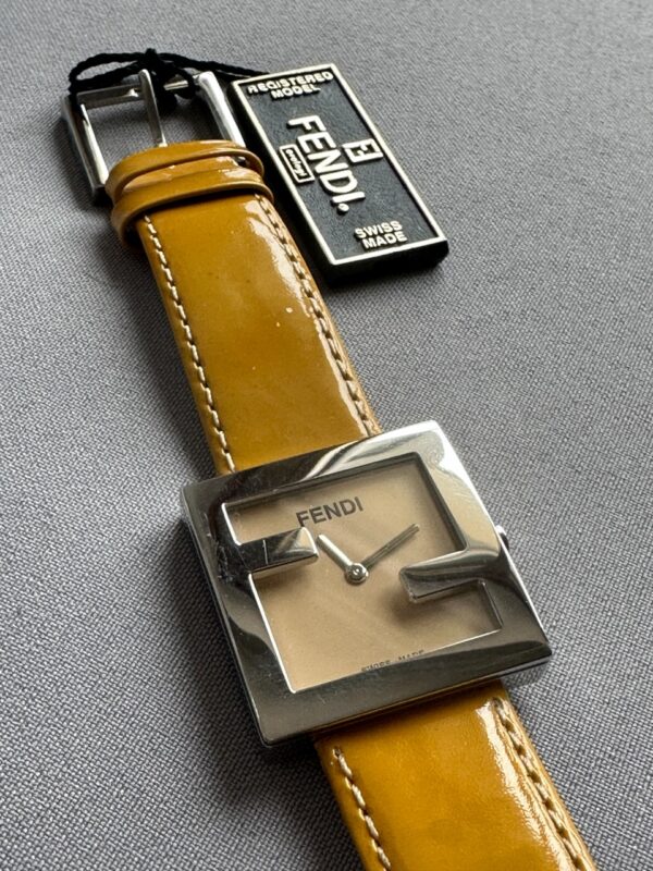 Fendi Mania 4000L Watch (anni 2000)