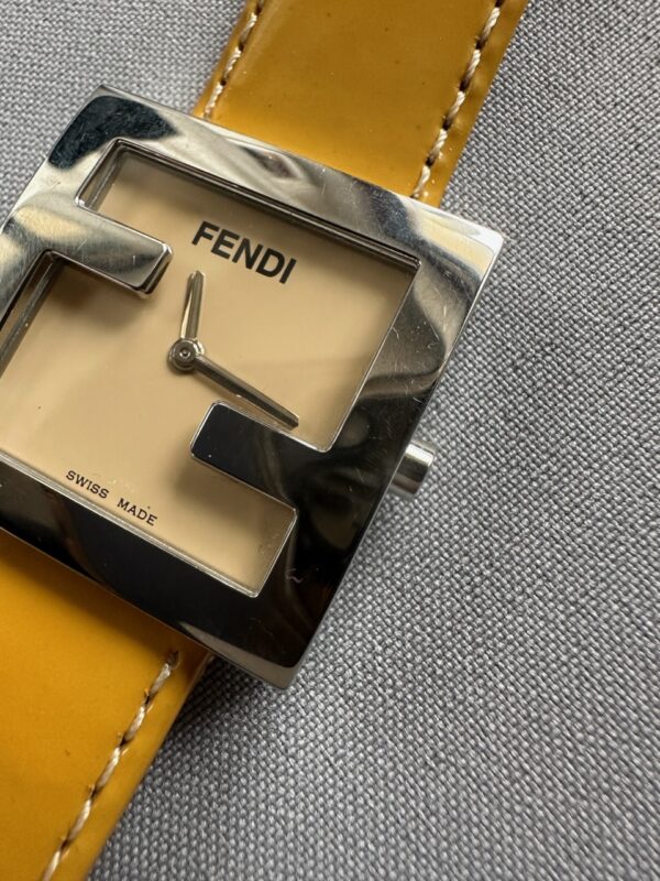 Fendi Mania 4000L Watch (anni 2000)