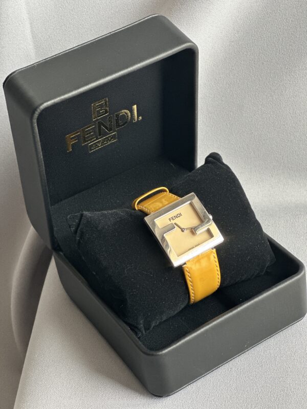 Fendi Mania 4000L Watch (anni 2000)