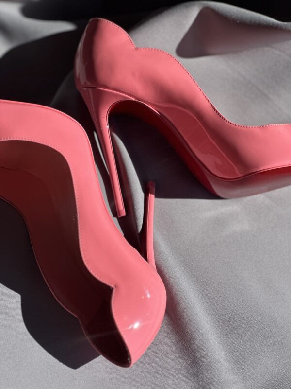 Christian Louboutin Hot Chick (100mm)