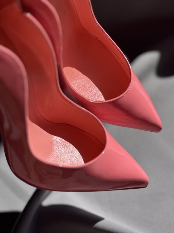 Christian Louboutin Hot Chick (100mm)