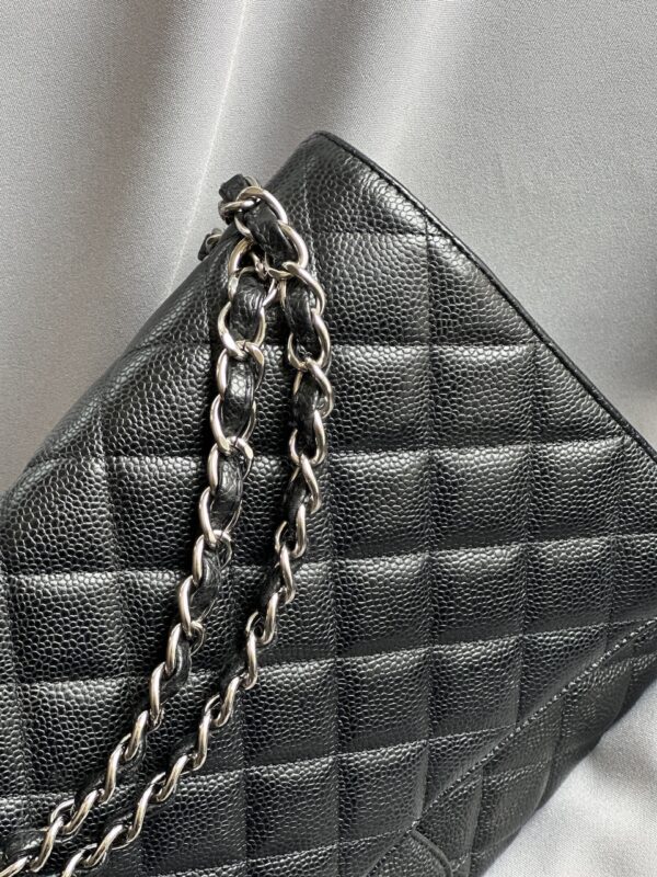 Chanel Timeless Caviar Maxi Jumbo (2009/2010)