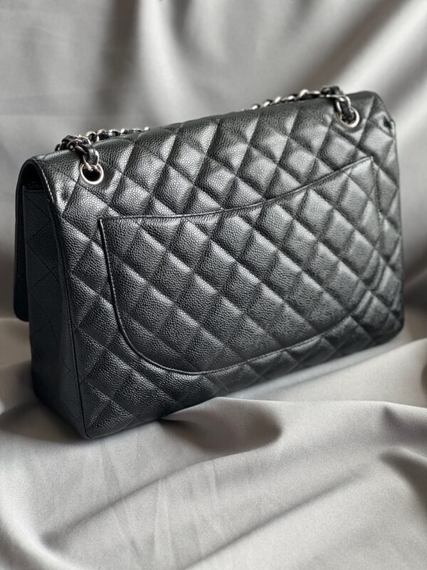 Chanel Timeless Caviar Maxi Jumbo (2009/2010)