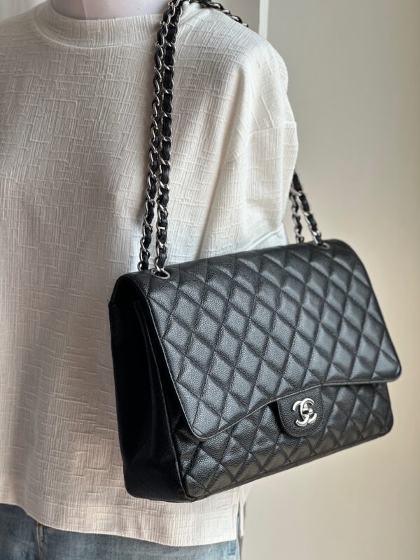 Chanel Timeless Caviar Maxi Jumbo (2009/2010)