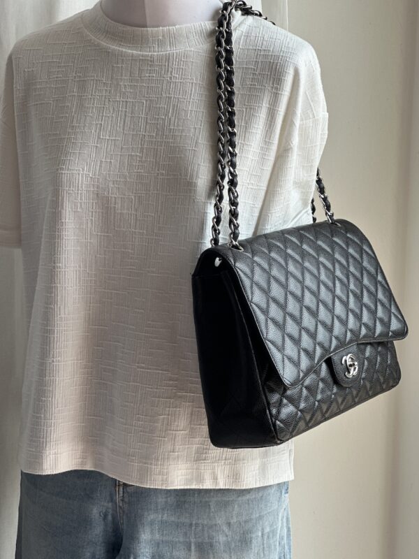 Chanel Timeless Caviar Maxi Jumbo (2009/2010)