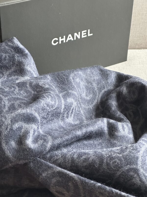 Chanel Plaid/Maxi Stola in 100% Cachemire