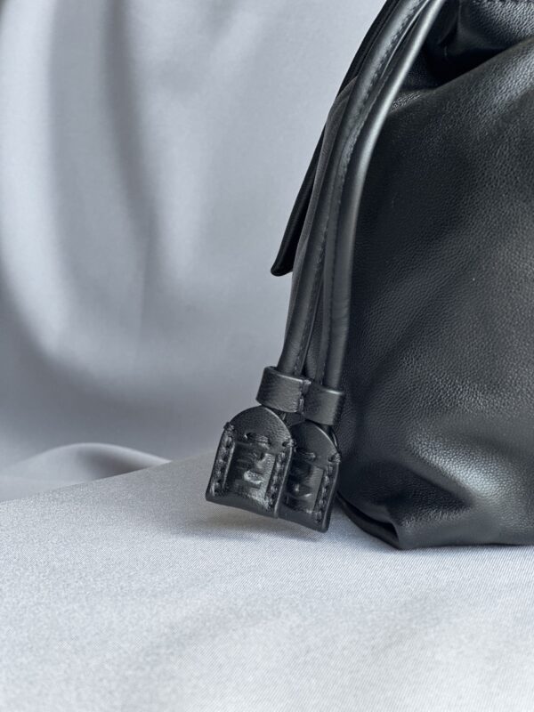 Fendi Large Mamma Baguette (2025)