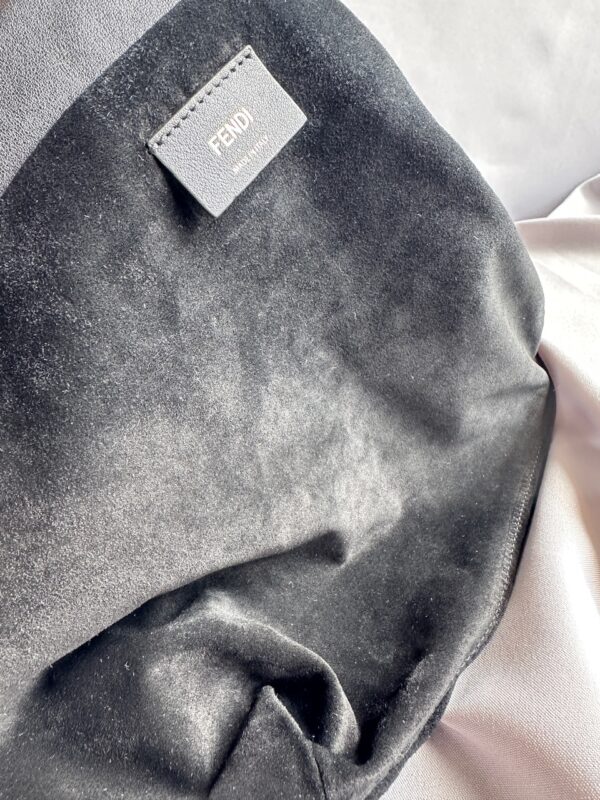 Fendi Large Mamma Baguette (2025)