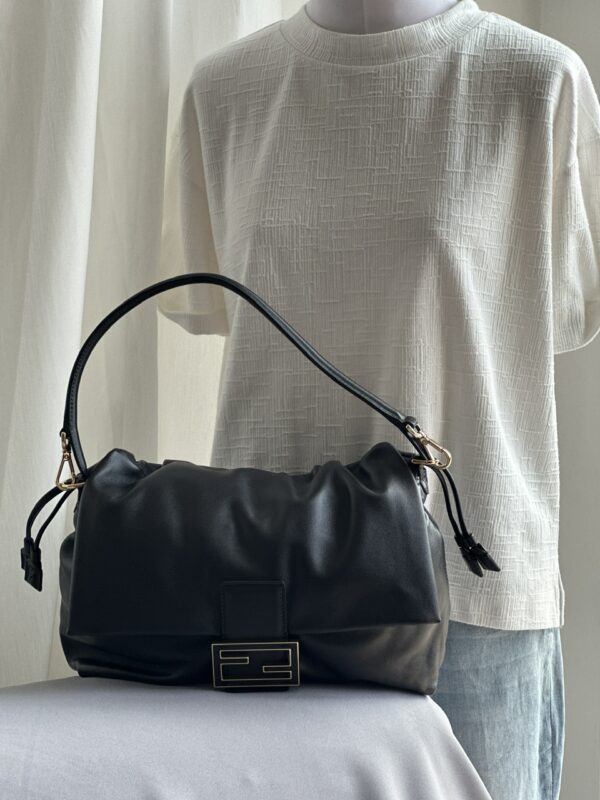 Fendi Large Mamma Baguette (2025)