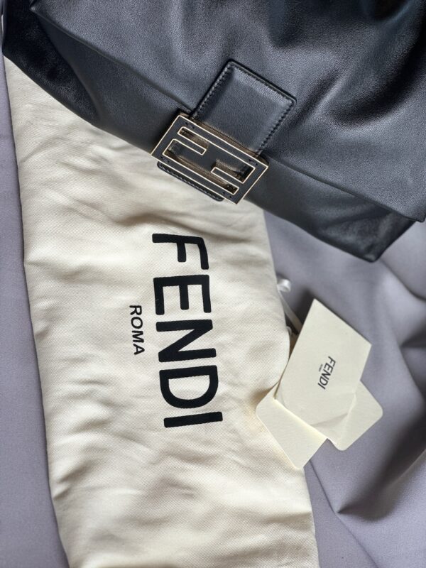 Fendi Large Mamma Baguette (2025)