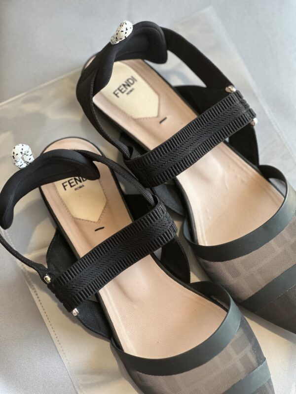 Fendi Colibrì Flat Slingback