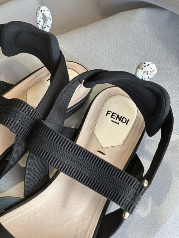 Fendi Colibrì Flat Slingback