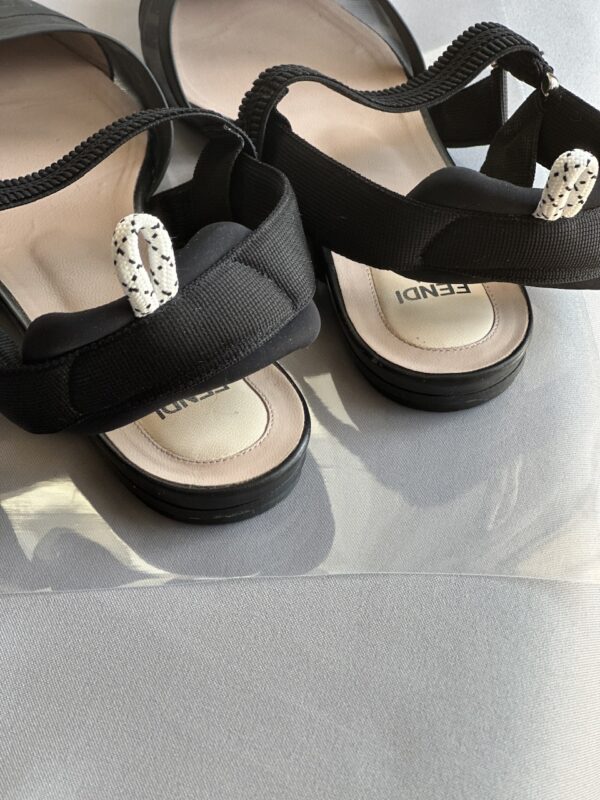 Fendi Colibrì Flat Slingback
