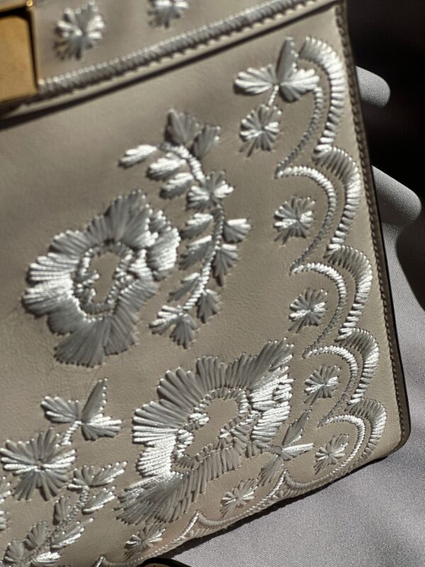 img_3039 Fendi Peekaboo ISeeU Medium White Embroidery (2023)