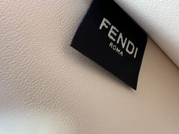 img_3042 Fendi Peekaboo ISeeU Medium White Embroidery (2023)