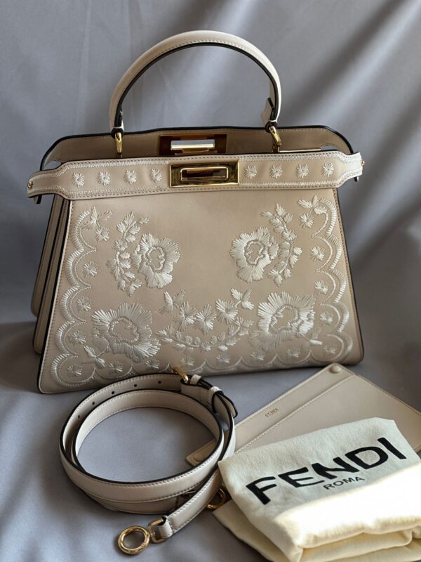 img_3044 Fendi Peekaboo ISeeU Medium White Embroidery (2023)