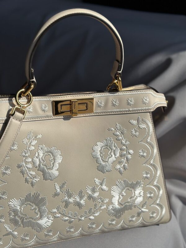 img_3050 Fendi Peekaboo ISeeU Medium White Embroidery (2023)