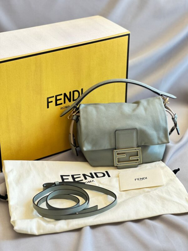 IMG_9002 Fendi Small Mamma Baguette (2025)