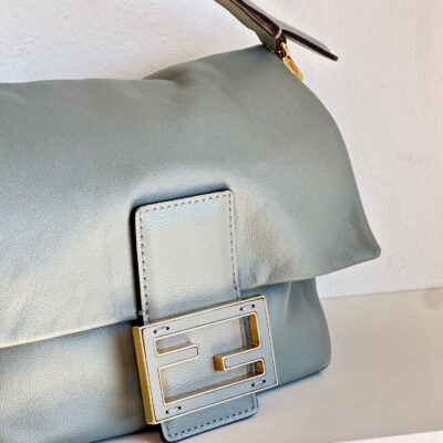 Fendi Small Mamma Baguette (2025)