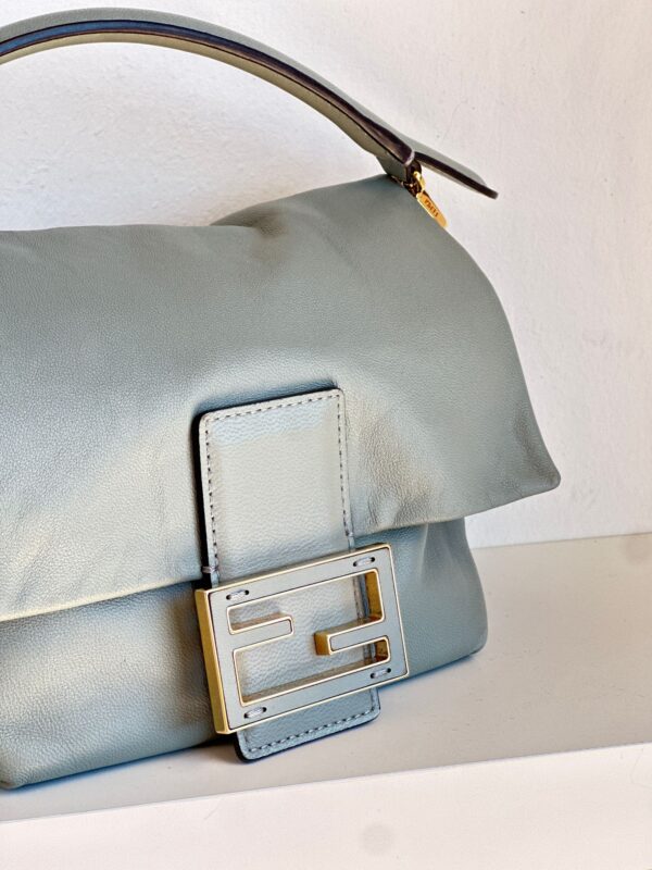 IMG_9003 Fendi Small Mamma Baguette (2025)