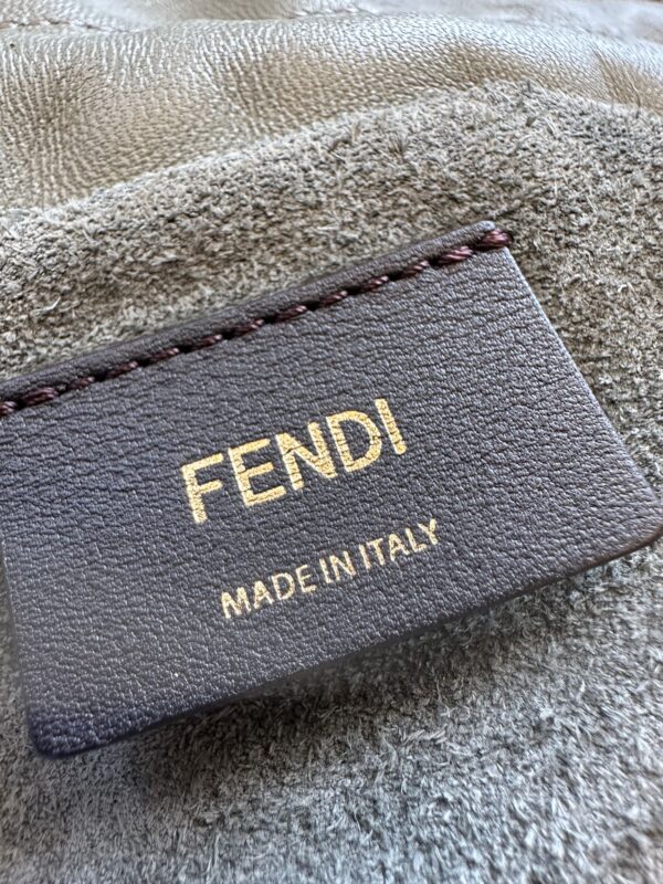 IMG_9028 Fendi Small Mamma Baguette (2025)