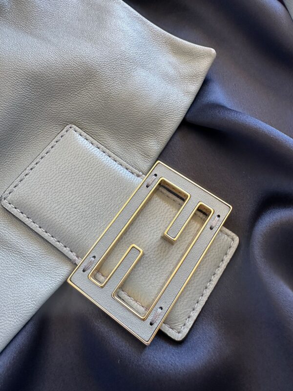 IMG_9030 Fendi Small Mamma Baguette (2025)