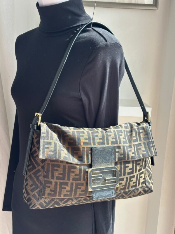 IMG_5070 Fendi XXL Baguette (2011)
