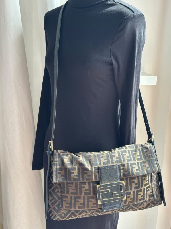 IMG_5072 Fendi XXL Baguette (2011)